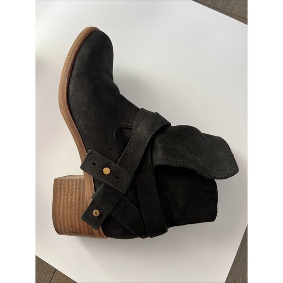 UGG Elora Women’s Suede Crisscross Strap Ankle boots booties sz 9 Black Y2K Warm - Picture 5 of 7